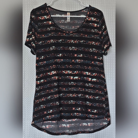 LuLaRoe Classic Tee Medium Black Floral Stripe Casual Top - Picture 2 of 9